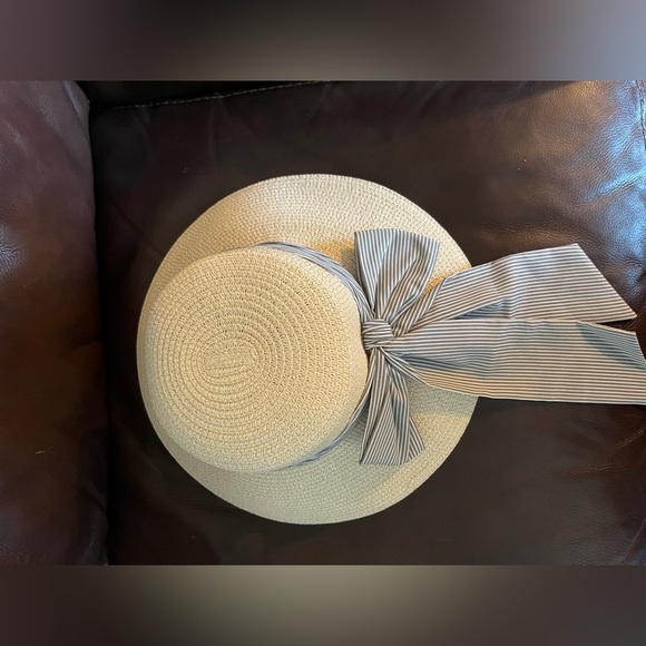 Stylish Tan Hat with navy and white bow Elegant Design - Picture 7 of 7